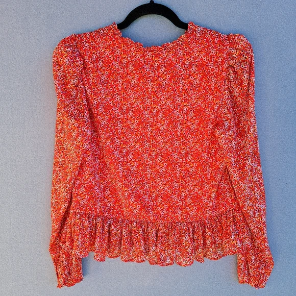 CeCe Red Floral Blouse Ruffled Hem Long Skeeves Size Small - Picture 2 of 7
